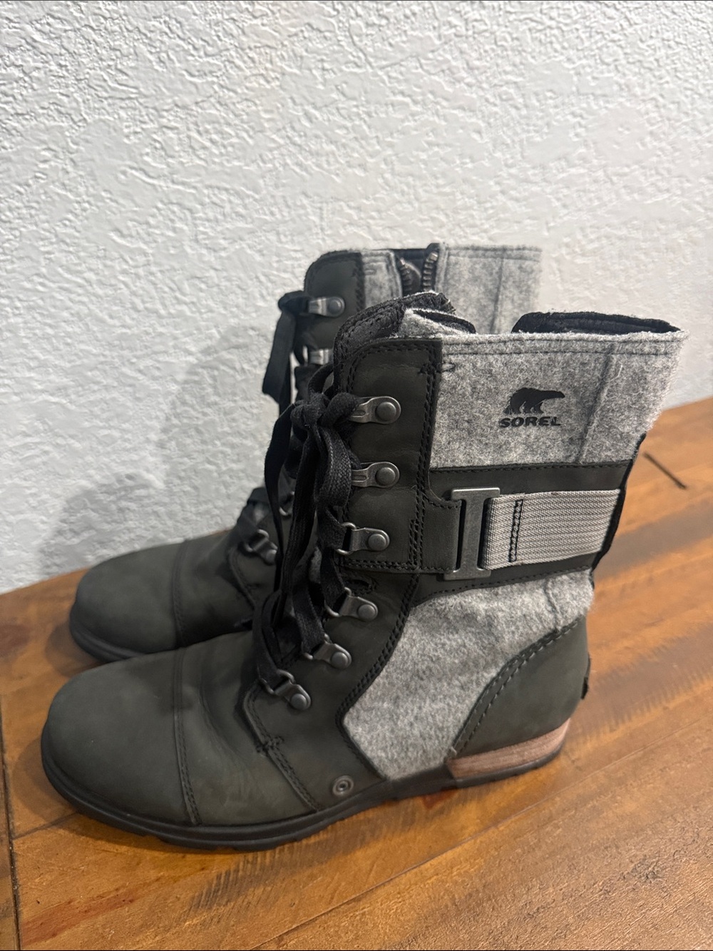 Sorel Women's Green, Gray and Black Lace-Up Wool-Trim Ankle Boots